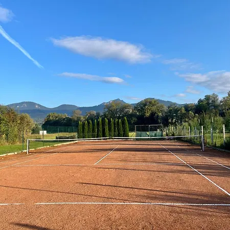 Domcek S Tenisovym Kurtom V Srdci Liptova Ivachnová