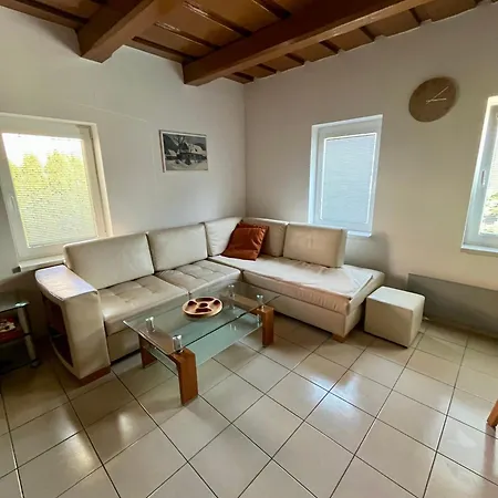 Domcek S Tenisovym Kurtom V Srdci Liptova Prázdninový dům Ivachnová