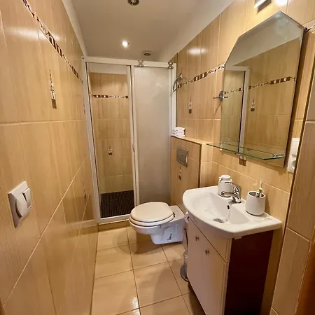 Prázdninový dům Domcek S Tenisovym Kurtom V Srdci Liptova Ivachnová